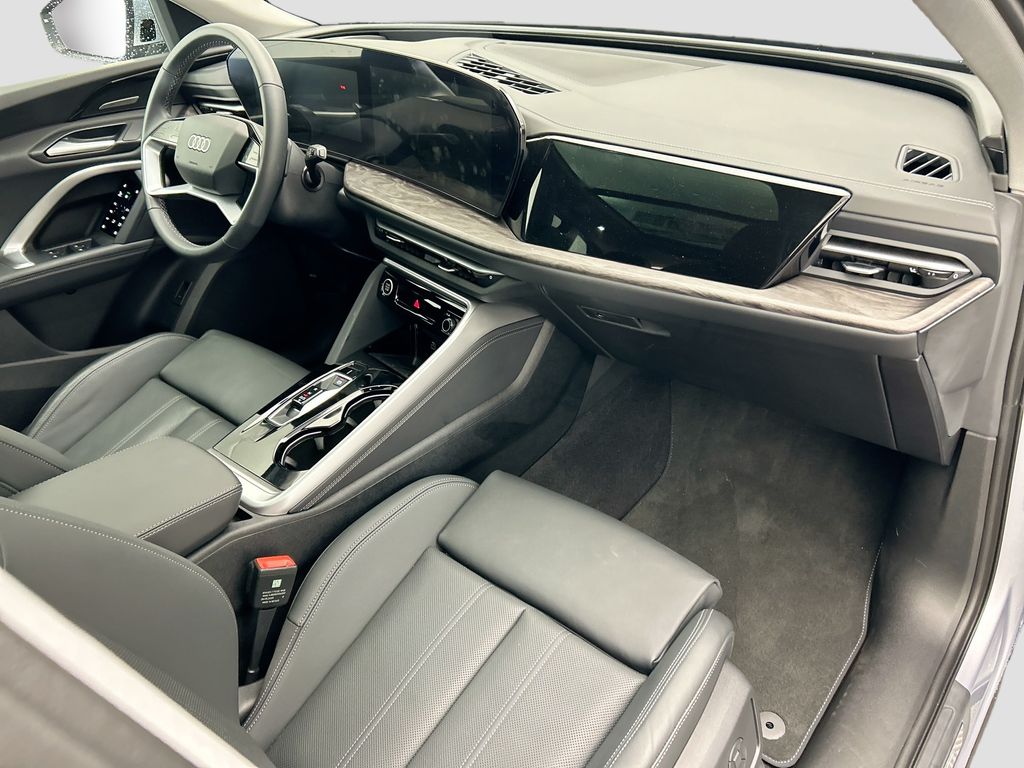 Thumbnail: 2025 Audi Q5 - 16