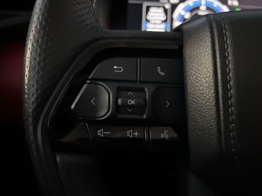 Thumbnail: 2023 Toyota Sequoia - 22