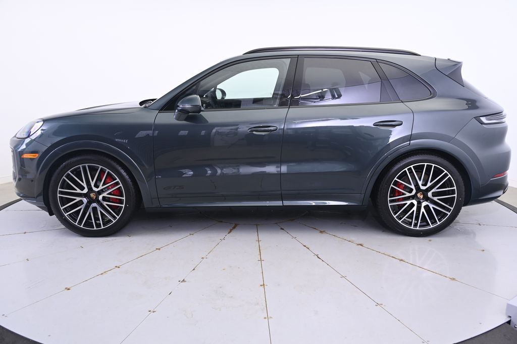 Thumbnail: 2025 Porsche Cayenne - 2