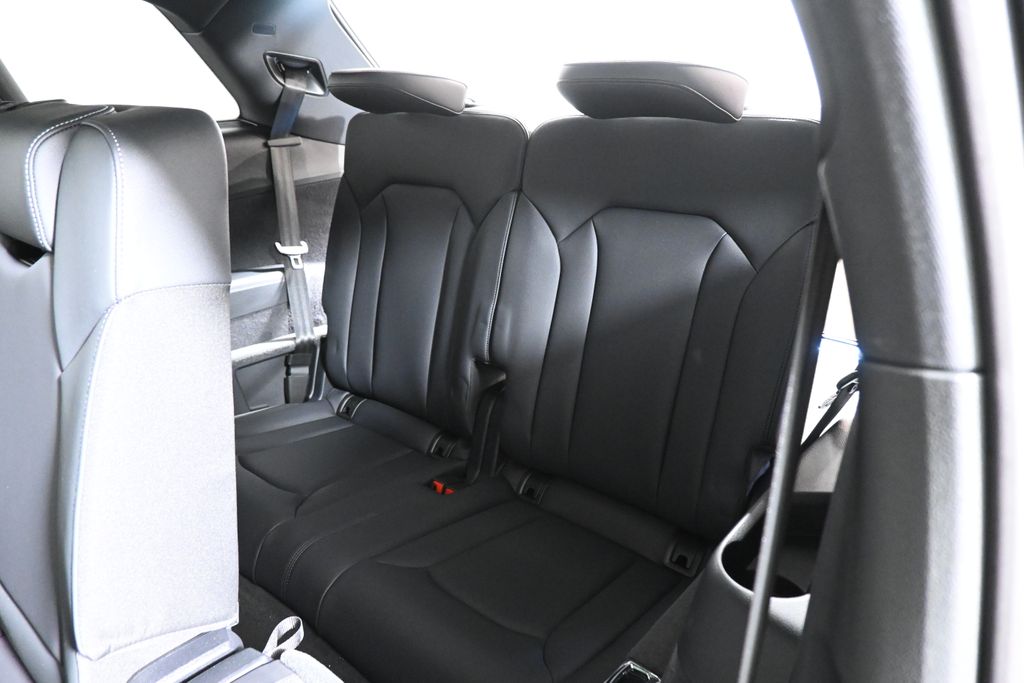 Thumbnail: 2026 Audi Q7 - 28