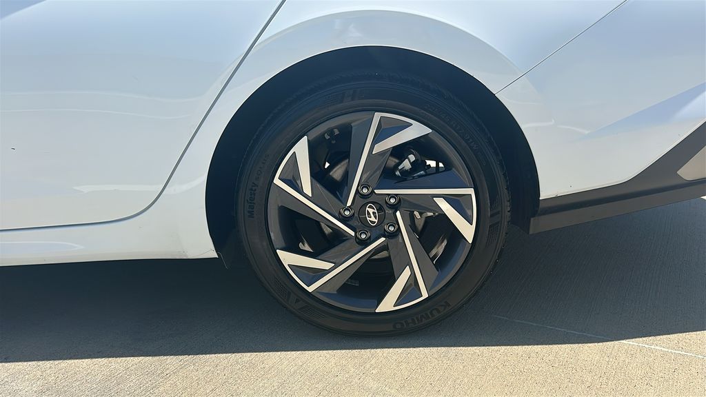 2025 Hyundai Elantra Limited White at Baytown Hyundai