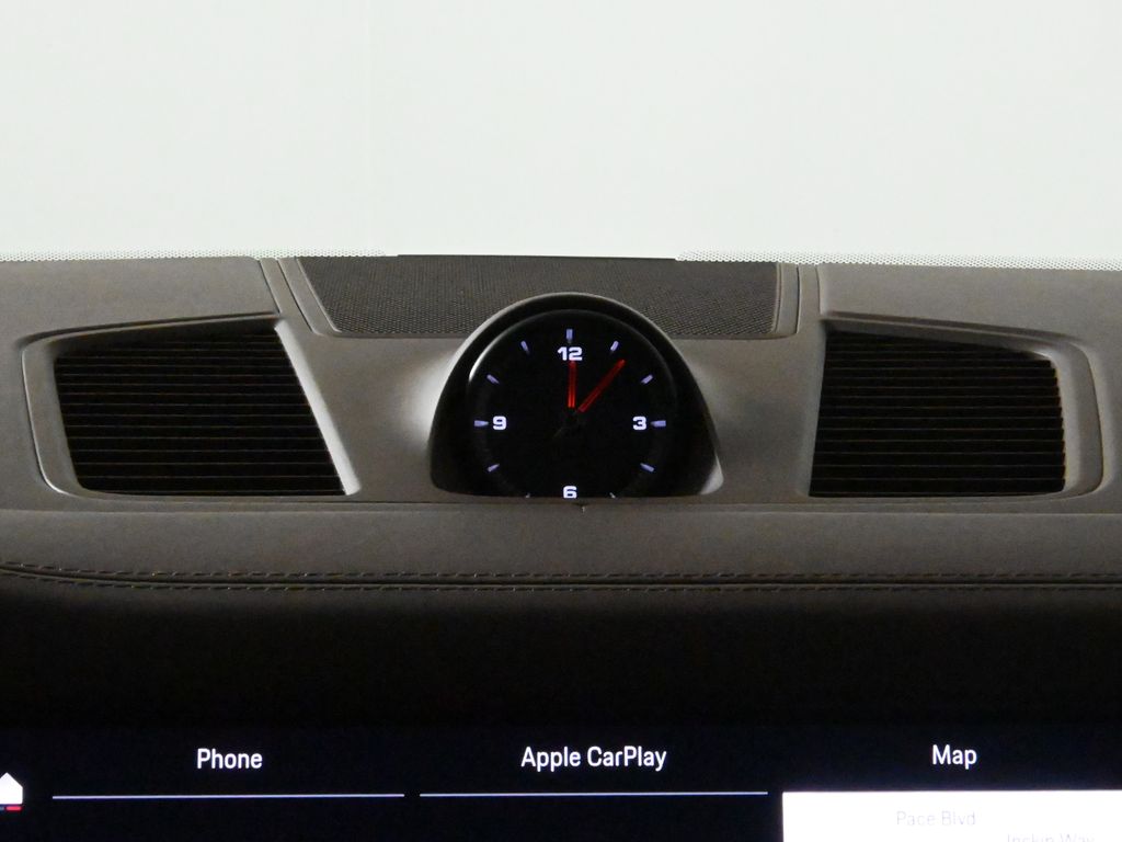 Thumbnail: 2022 Porsche Cayenne - 21