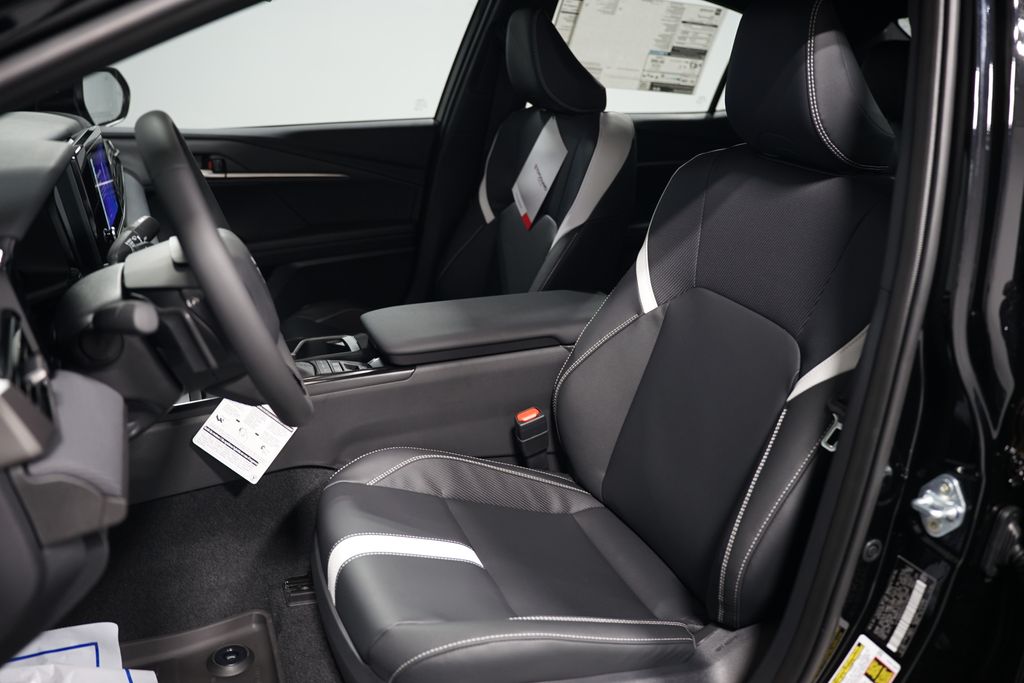 2025 Toyota Camry SE 28