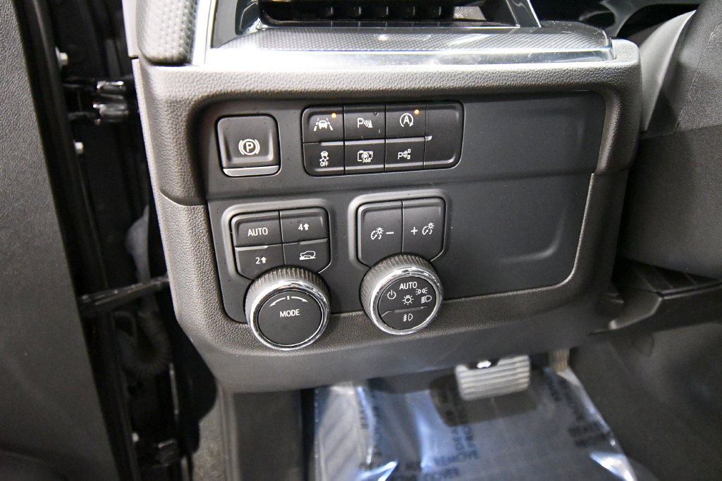 Used 2025 Chevrolet Suburban SUV