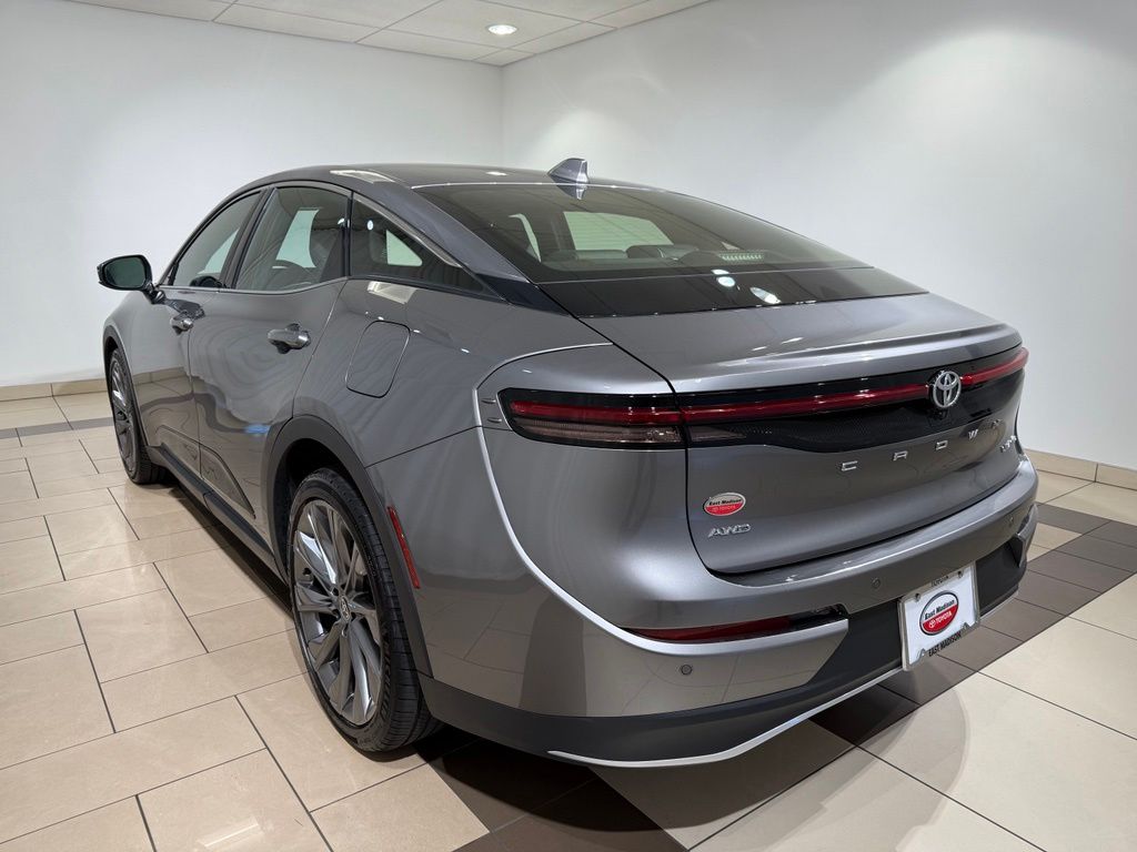 Thumbnail: 2023 Toyota Crown - 3