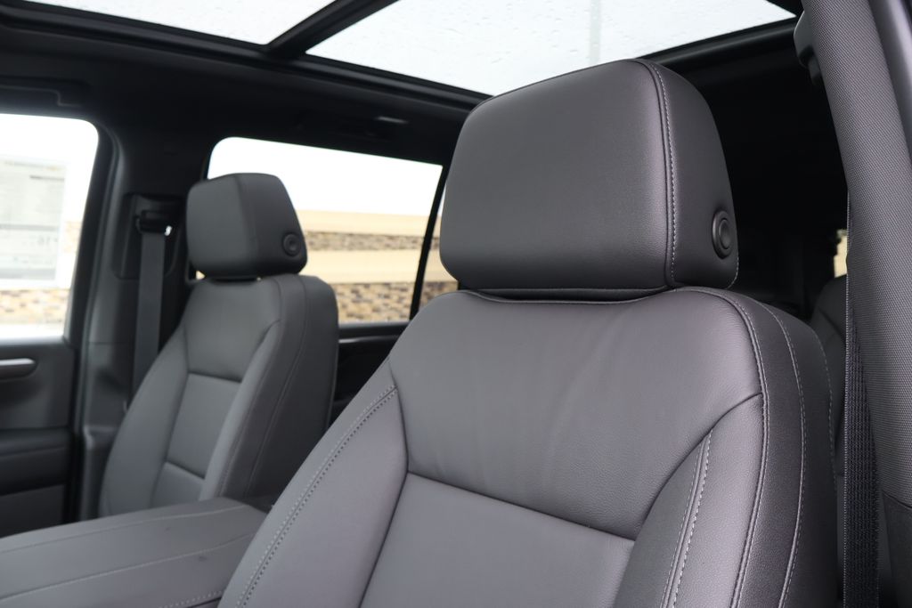 Thumbnail: 2026 Chevrolet Suburban - 16