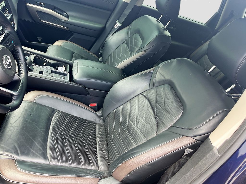 Used 2022 Blue Nissan Platinum image 19