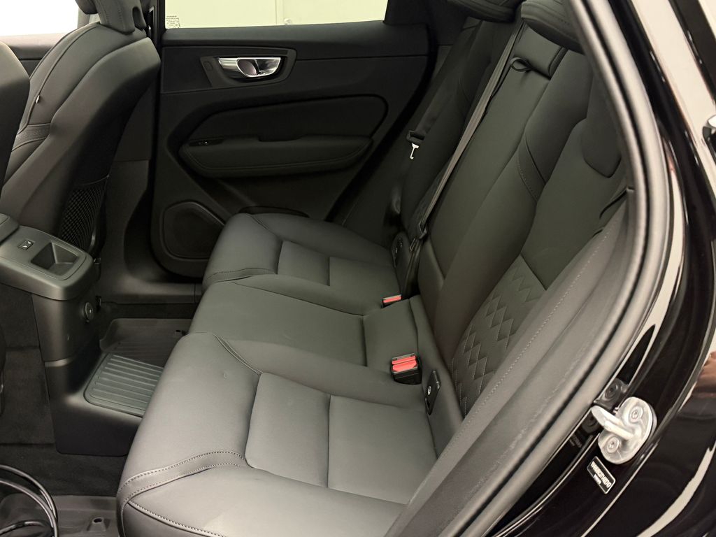 Thumbnail: 2026 Volvo XC60 - 16