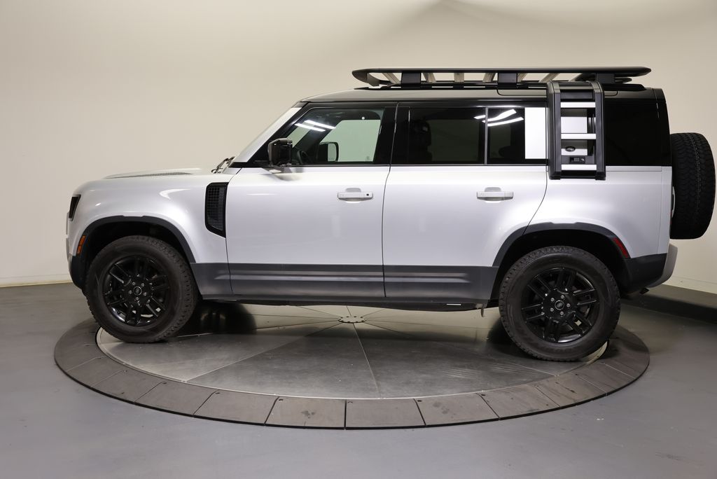 Thumbnail: 2022 Land Rover Defender - 2