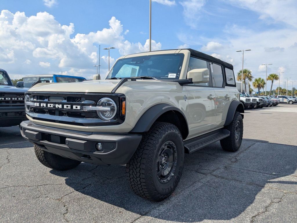 2025 Ford Bronco Outer Banks