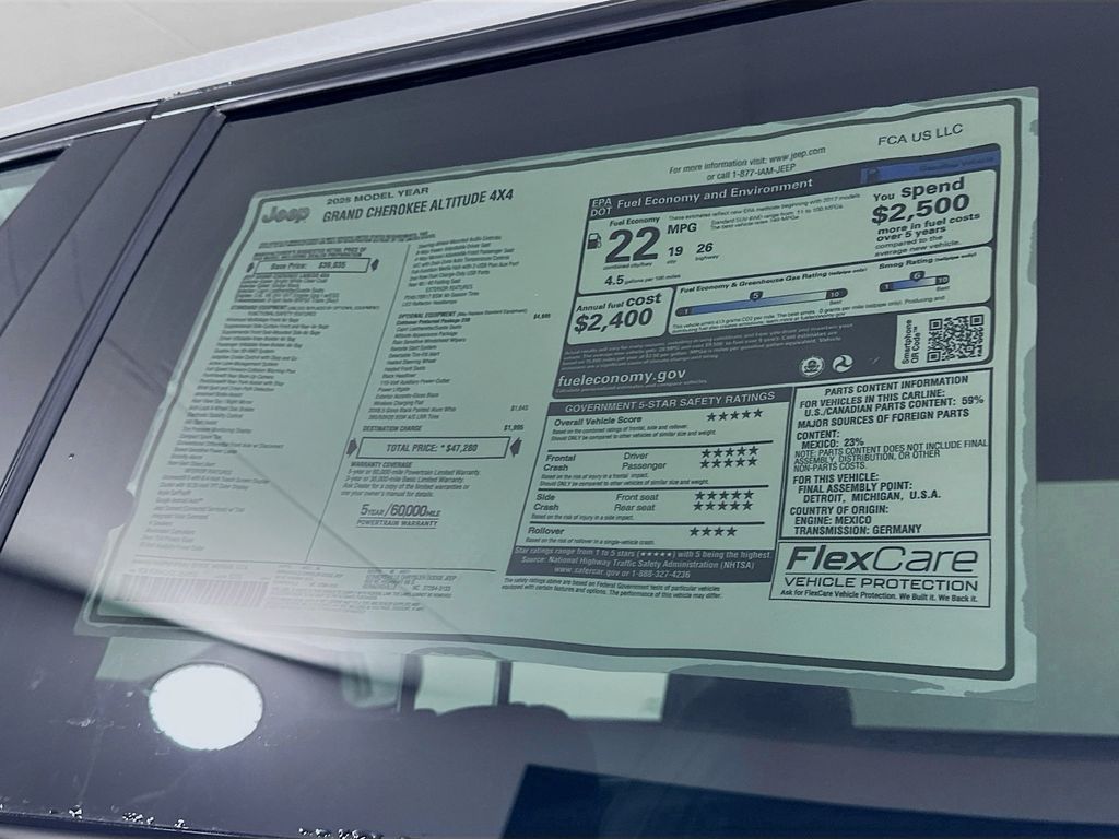 New 2025 White Jeep Altitude image 20