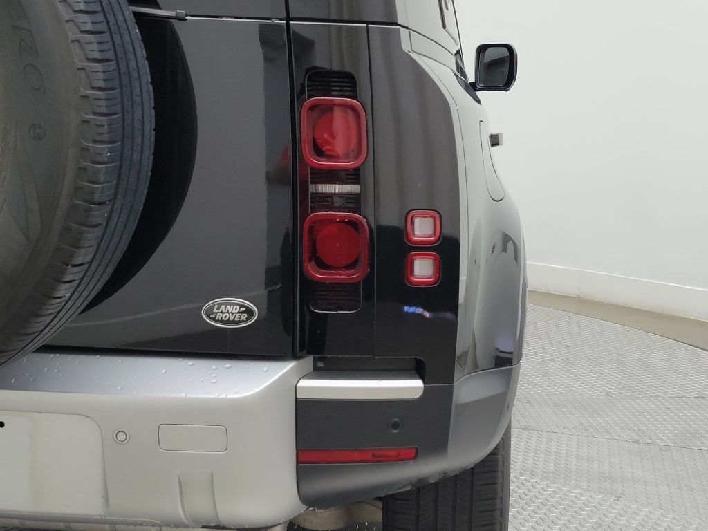 Thumbnail: 2021 Land Rover Defender - 9