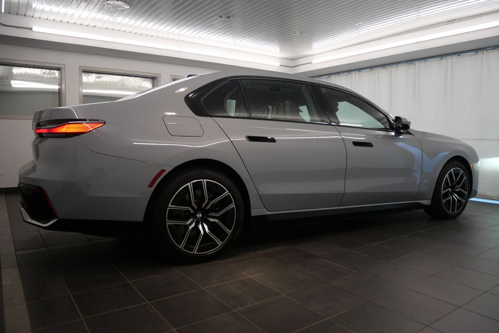 2024 BMW i7 xDrive60 7