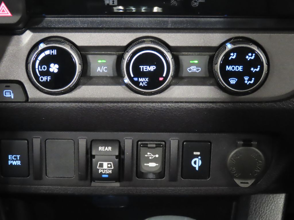 Thumbnail: 2018 Toyota Tacoma - 30
