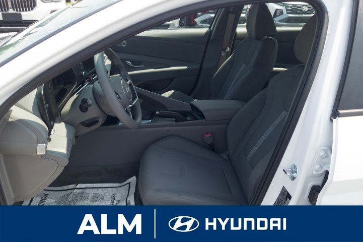 New 2026 White Hyundai SE image 13