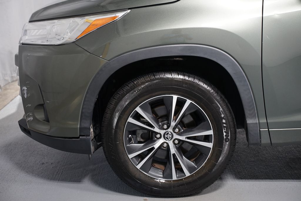 Thumbnail: 2018 Toyota Highlander - 5