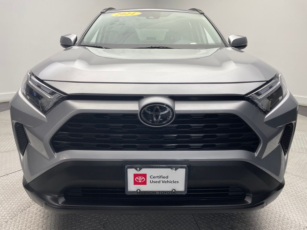 2024 Toyota RAV4 XLE 2