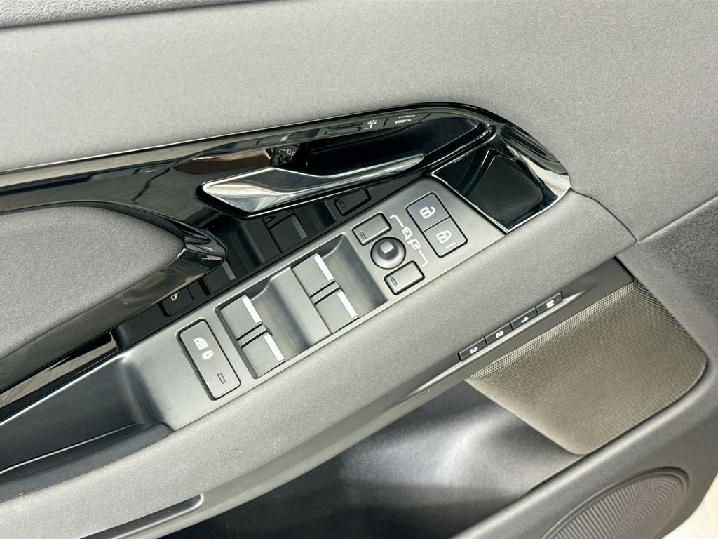 Thumbnail: 2024 Land Rover Range Rover Evoque - 22