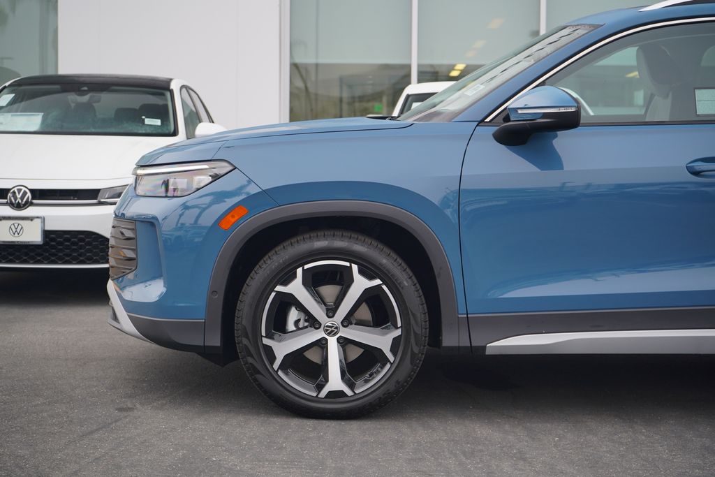 Thumbnail: 2025 Volkswagen Tiguan - 2