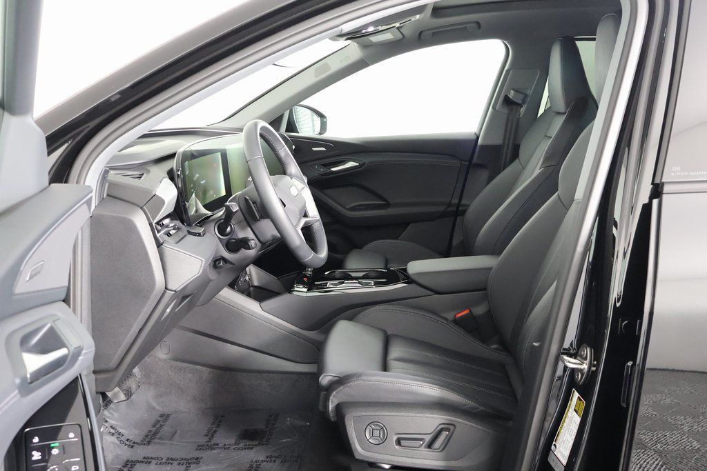 Thumbnail: 2025 Audi Q6 e-tron - 10