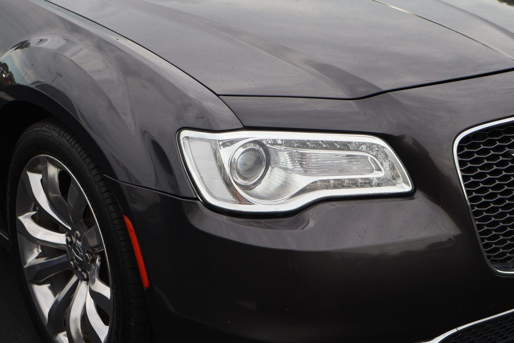 Thumbnail: 2018 Chrysler 300 - 4