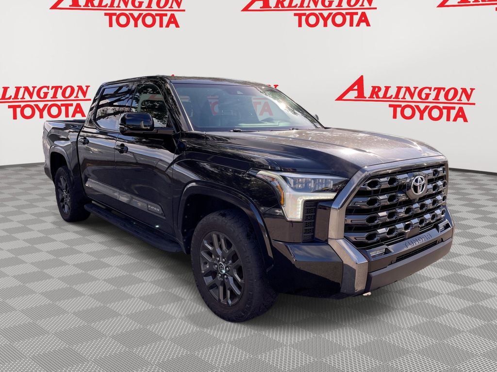 2023 Toyota Tundra Platinum's photo