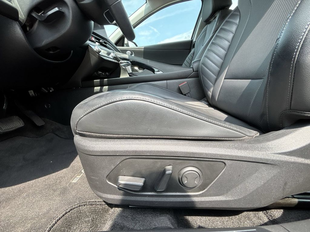 Used 2023 Metal Hyundai Limited image 14