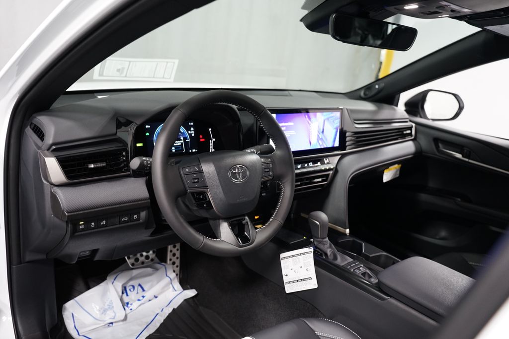 Thumbnail: 2025 Toyota Camry - 11