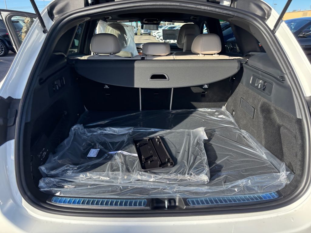 new 2026 Mercedes-Benz GLC car