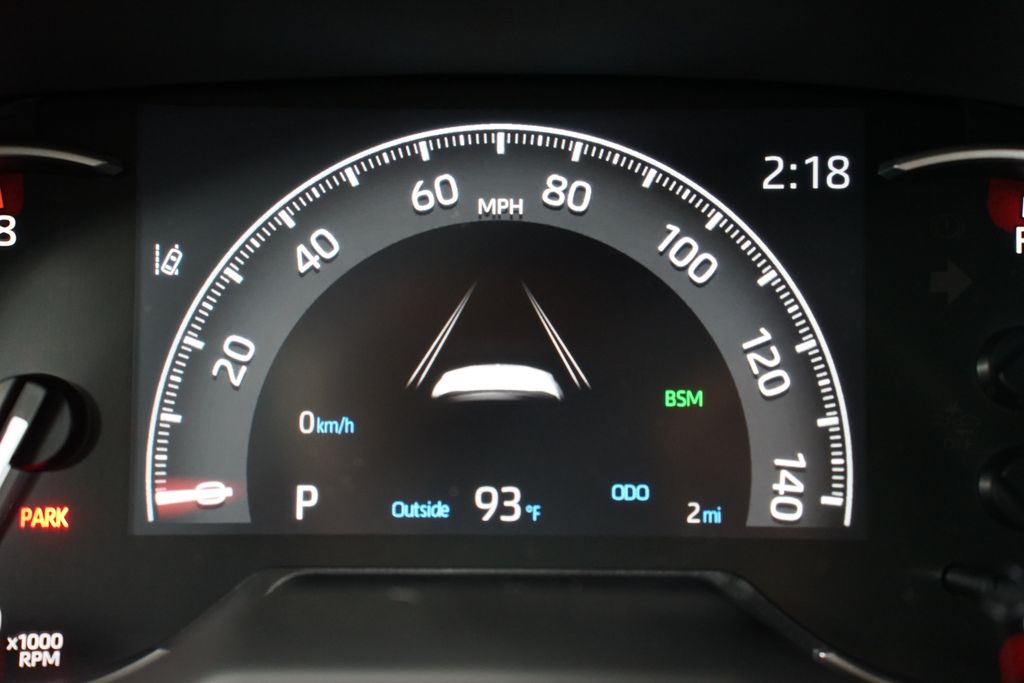 2025 Toyota RAV4 XLE 16