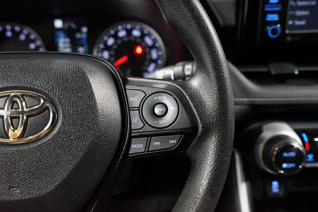 Thumbnail: 2022 Toyota RAV4 - 13