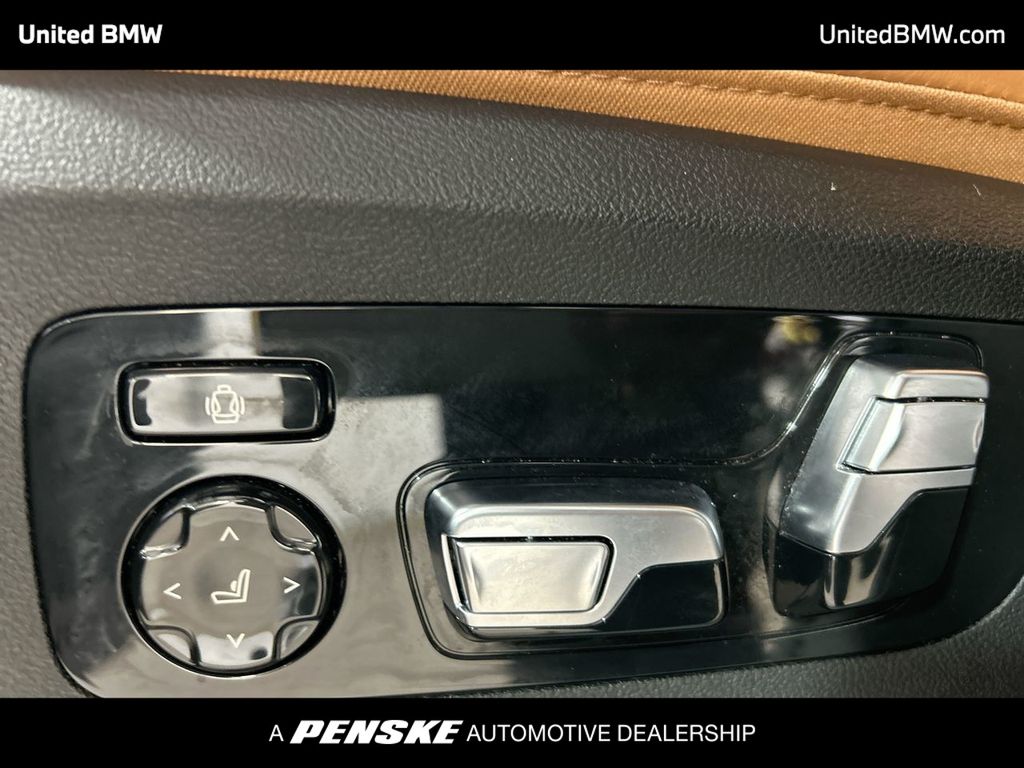 Thumbnail: 2023 BMW X7 - 12