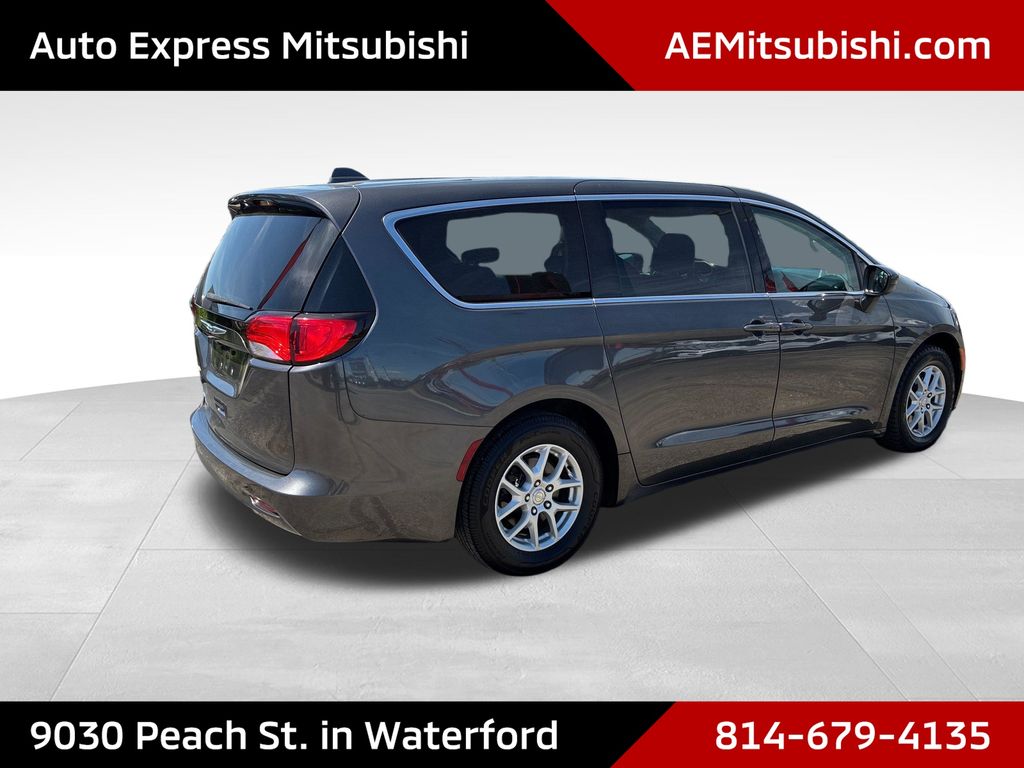 2017 Chrysler Pacifica Touring - 6