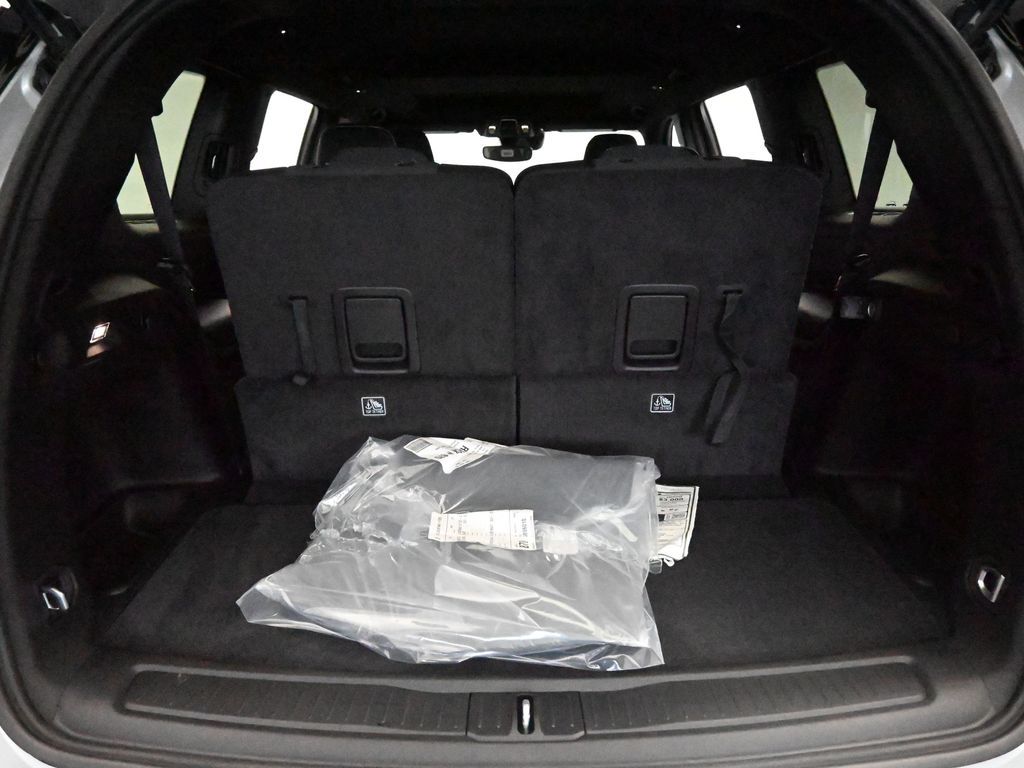 Used 2024 Silver Zynith Jeep Laredo image 22