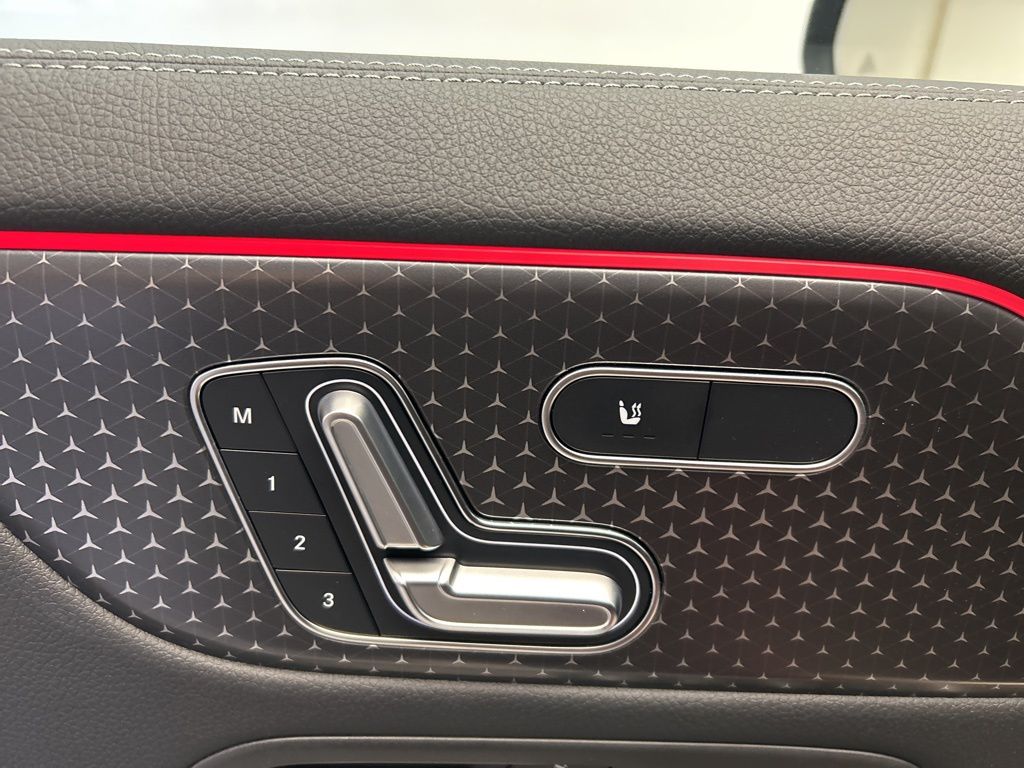 Thumbnail: 2025 Mercedes-Benz GLA - 21