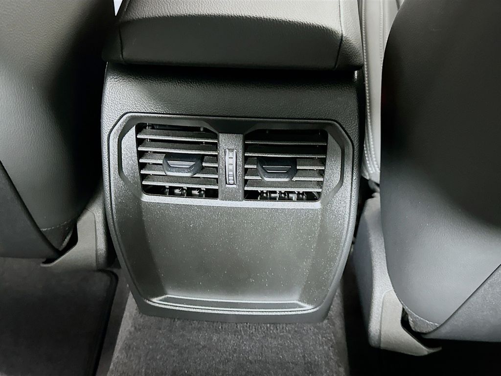 Thumbnail: 2026 BMW 4 Series - 18