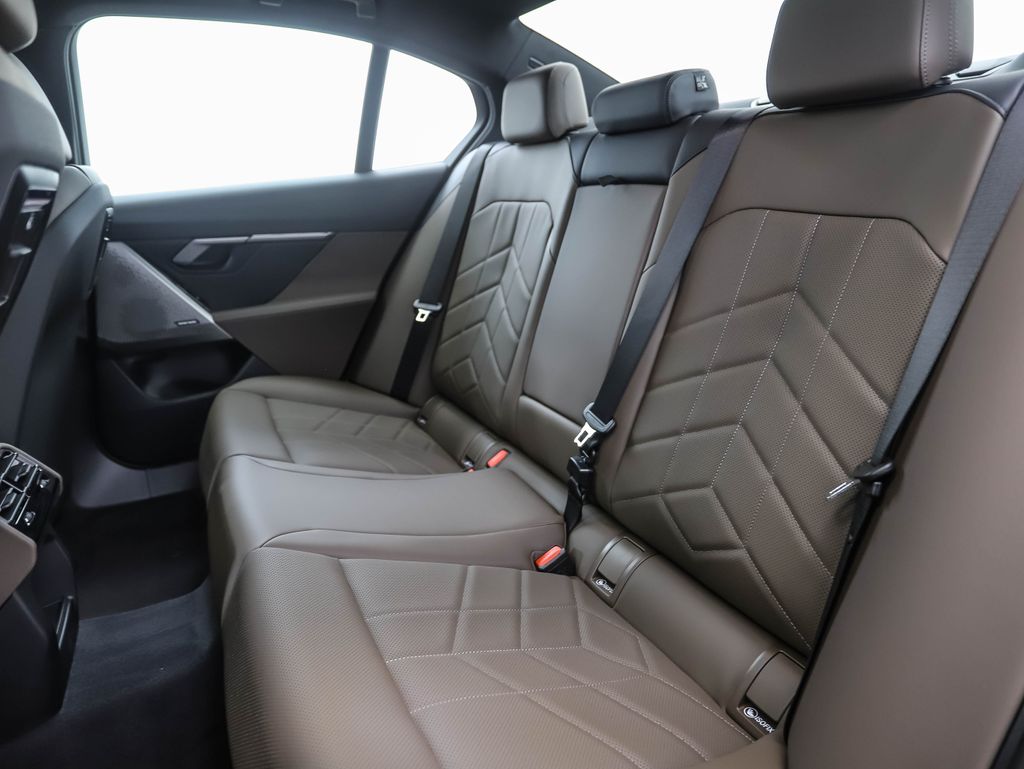 2026 BMW 5 Series 530i xDrive 22