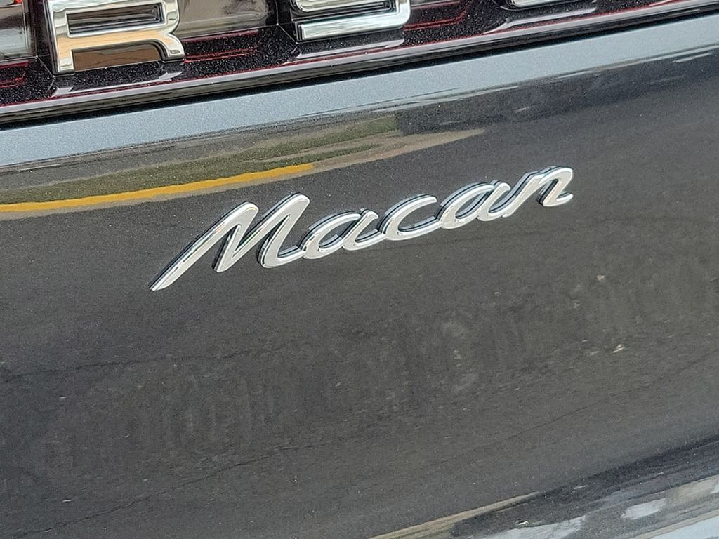 2024 Porsche Macan  26