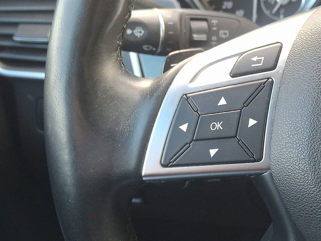 Thumbnail: 2016 Mercedes-Benz GL-Class - 23