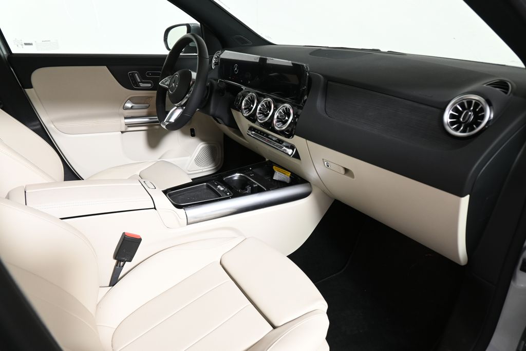 Thumbnail: 2026 Mercedes-Benz GLA - 24