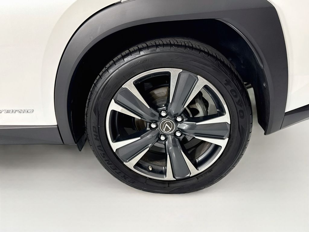 Thumbnail: 2022 Lexus UX - 31