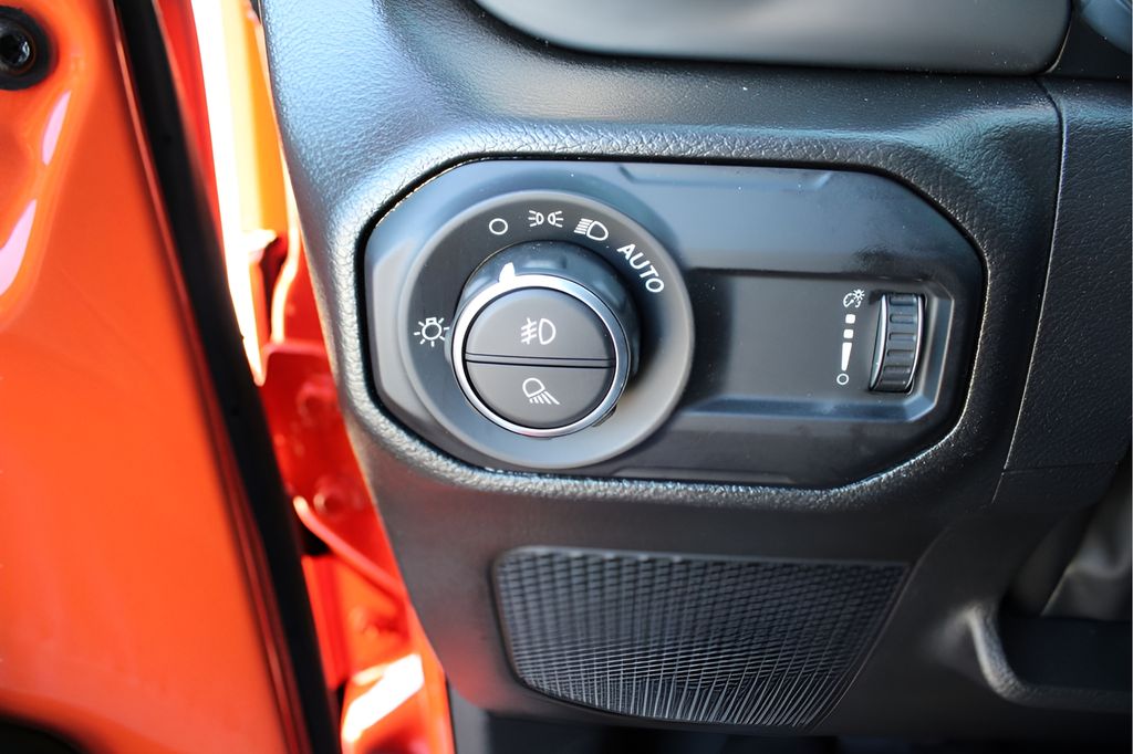 Used Car 2023 Jeep Gladiator  Willys For Sale Under $35,000 In Austin, Texas