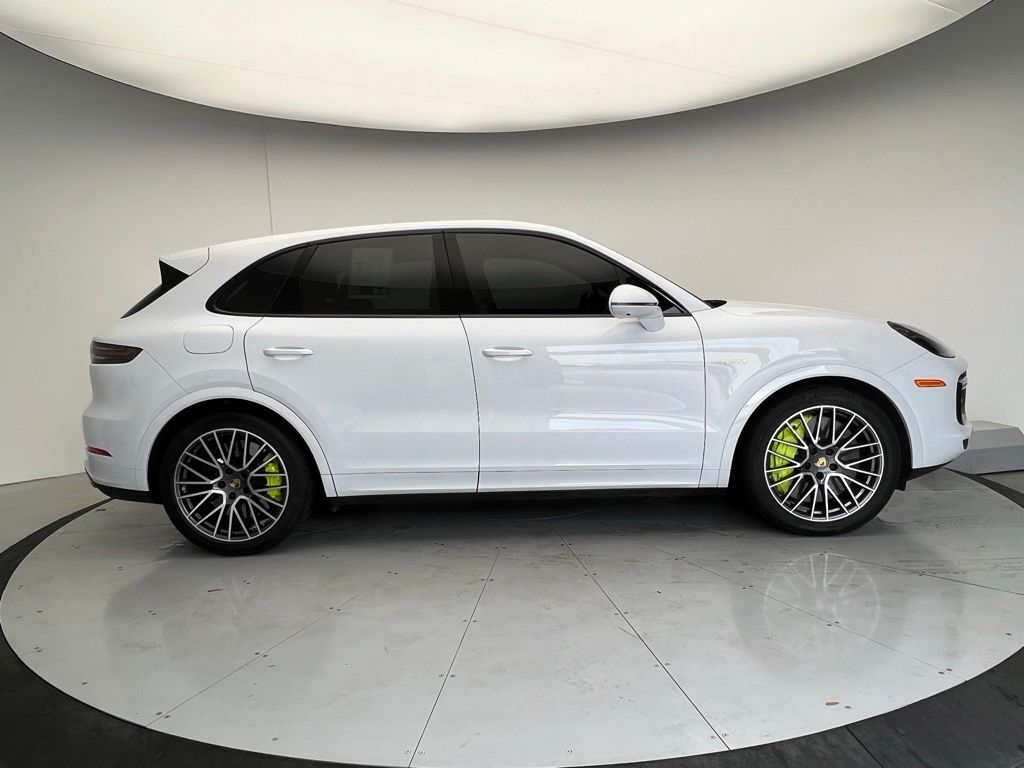 Thumbnail: 2023 Porsche Cayenne - 23