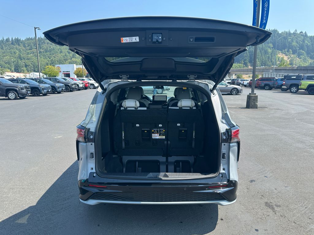 2026 Toyota Sienna XSE