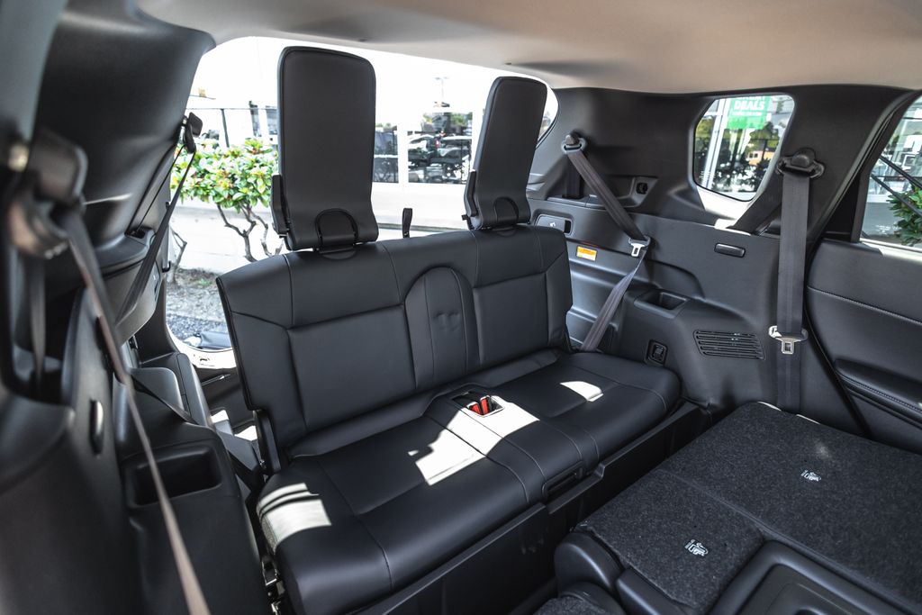 2026 Mitsubishi Outlander PHEV SE thumbnail 35