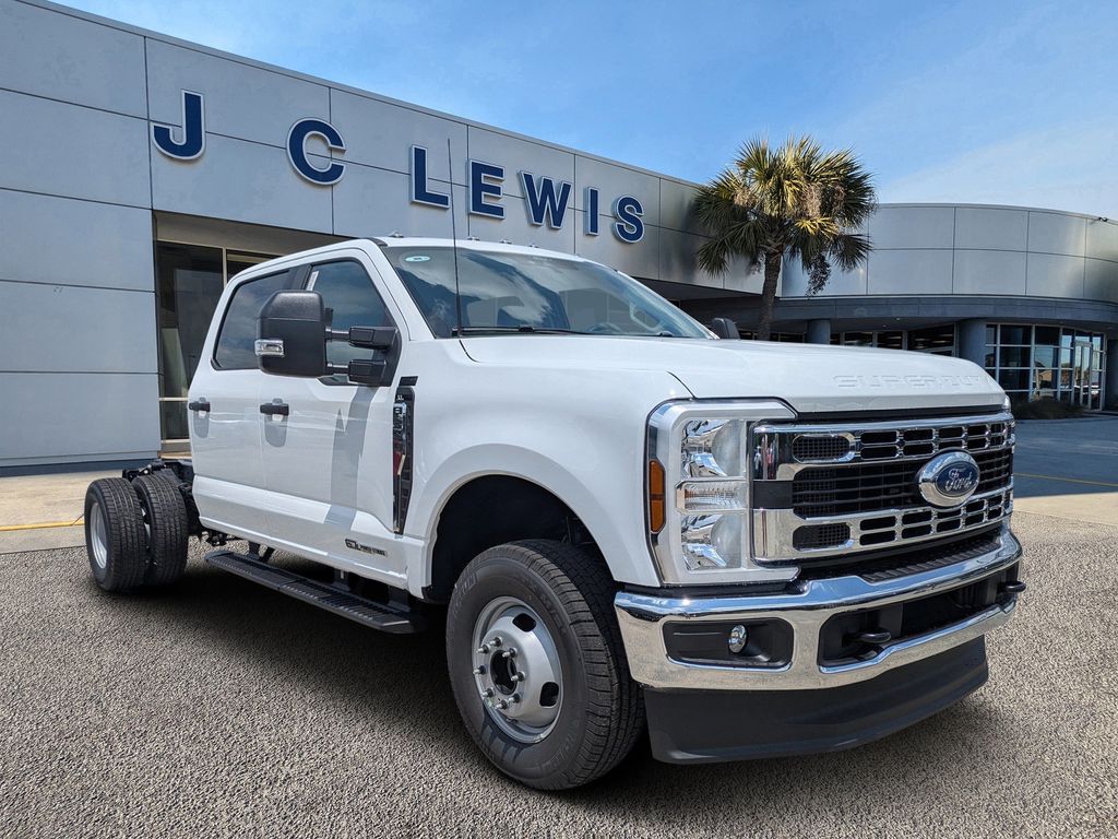 2026 Ford F-350 XL 4x4 Crew Cab 179-In DRW's photo