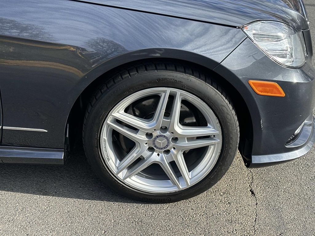 Thumbnail: 2011 Mercedes-Benz E-Class - 18