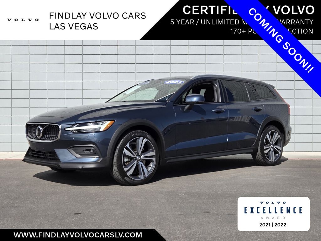 2023 Volvo V60 Cross Country B5 Plus AWD