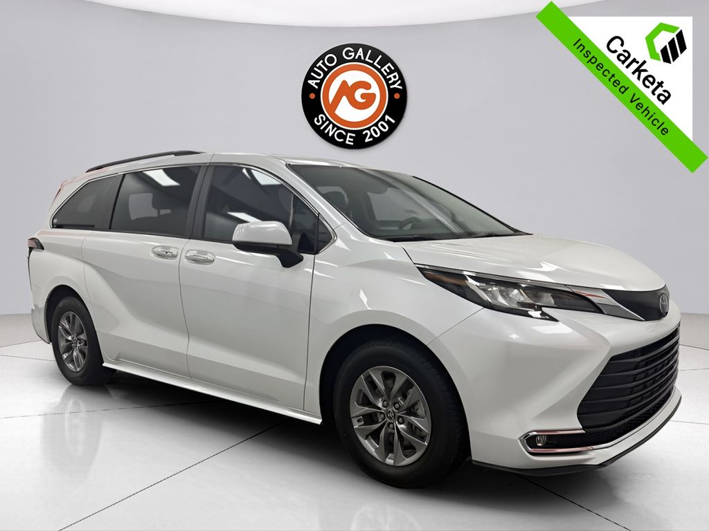 2023 Toyota Sienna XLE 7-Passenger FWD