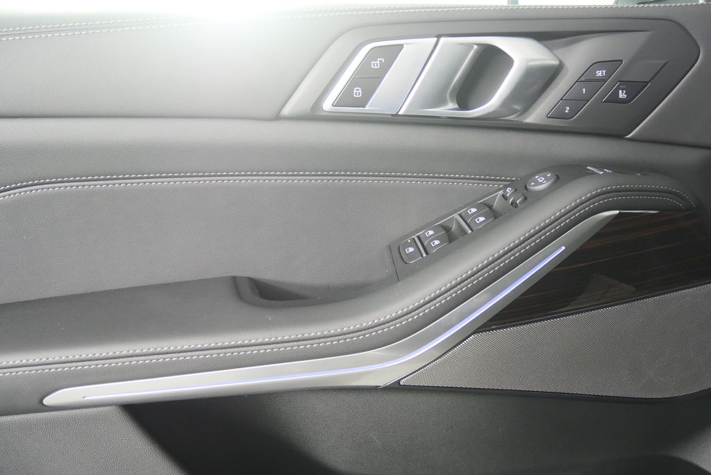 Thumbnail: 2026 BMW X5 - 8